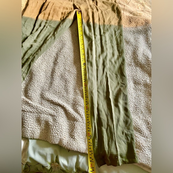 Sage green overalls jumpsuit fairycore embroidered ๐ง๐ปโโ๏ธ๐ฑ - Picture 5 of 8